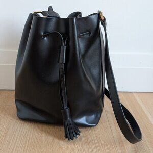 Viewinbox black bucket bag